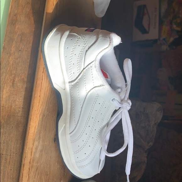 BRAND NEW Little boy Tommy Hilfiger Sneakers - Picture 4 of 6